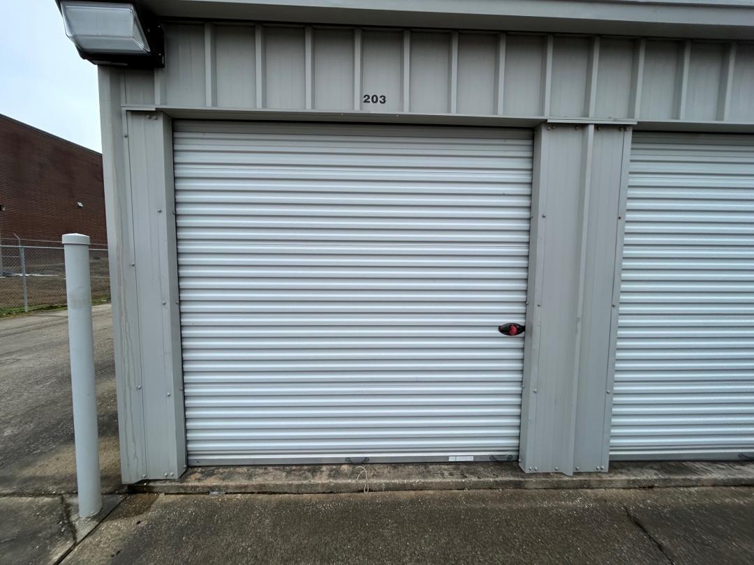 Storage Unit Auction in Birmingham, AL at Metro Mini Storage Homewood